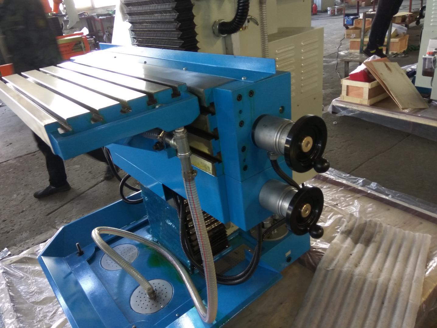 Máquina de fresado de herramientas XL8145