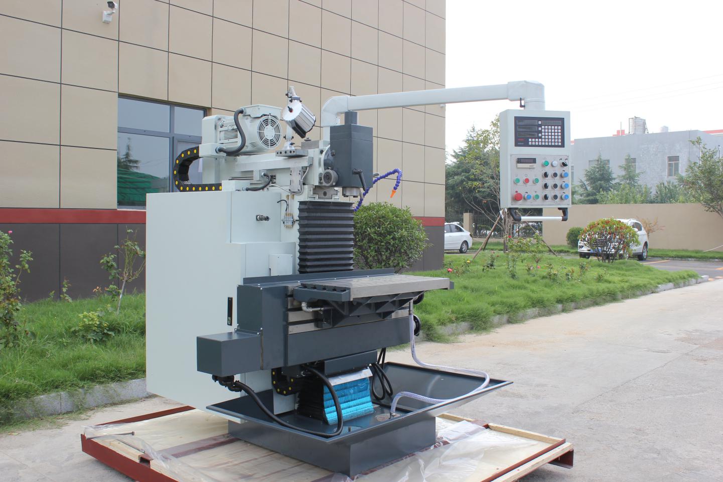 Máquina de fresado de herramientas XL8145