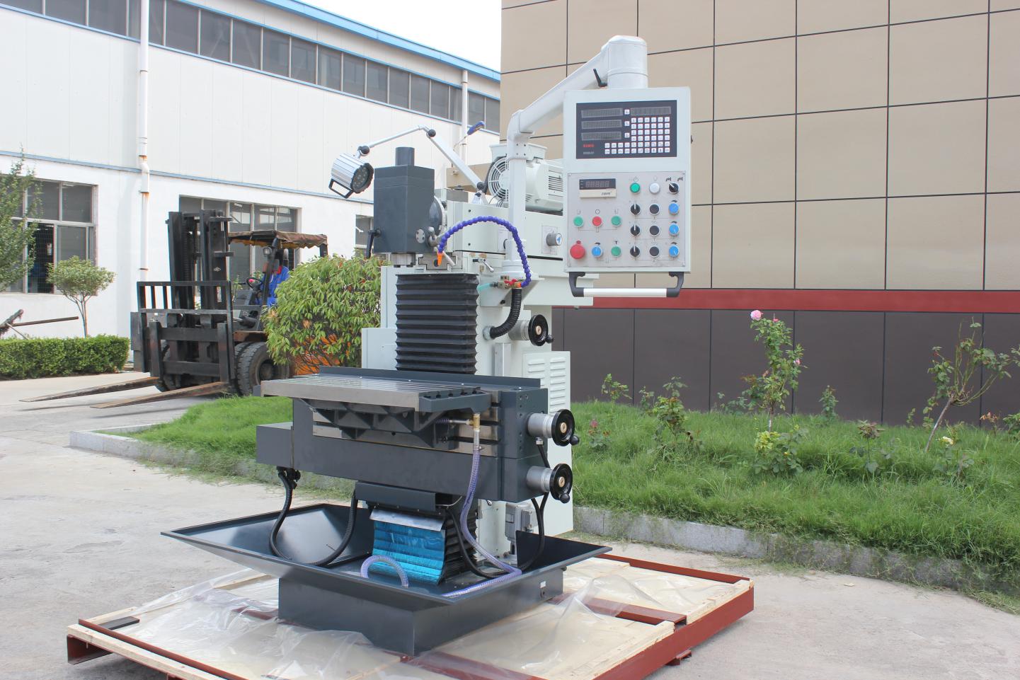 Máquina de fresado de herramientas XL8145