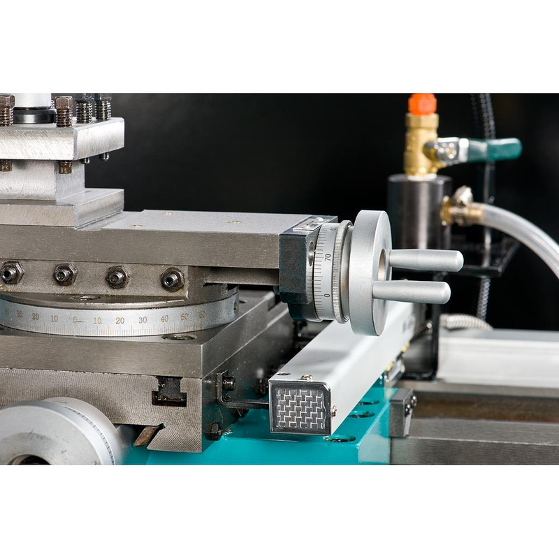  Serie de ingeniería SC8-AX2 torno