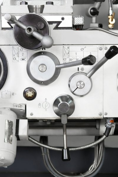 Máquina de giro de metal CDC500 x 1000