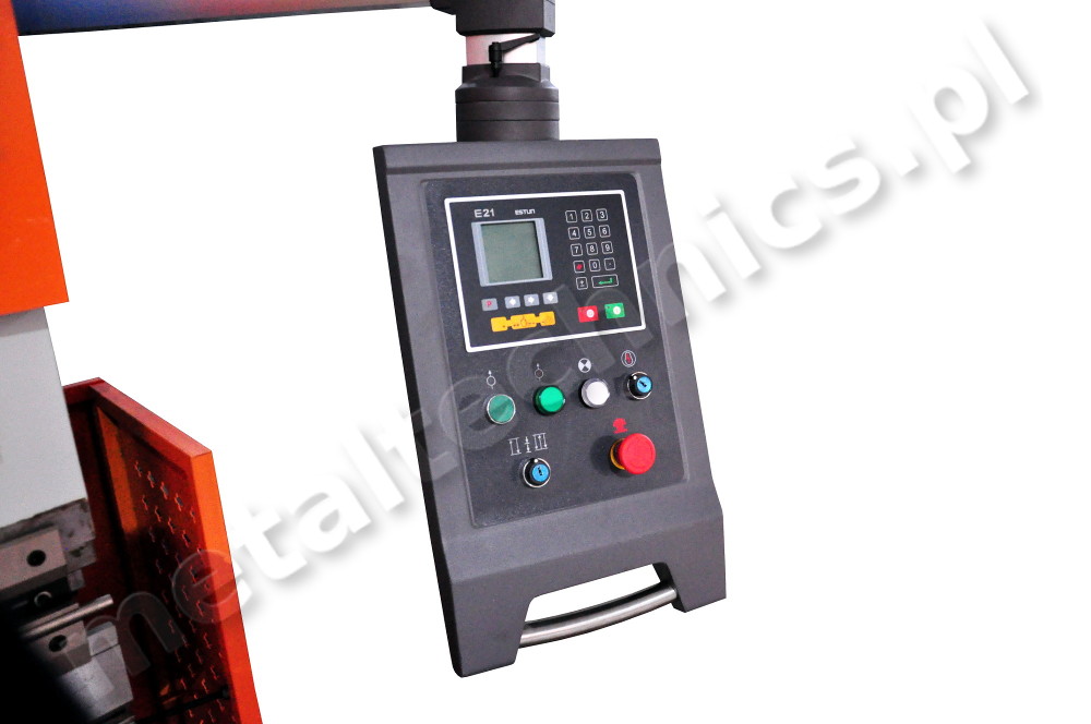 Hydrauliczna Prasa Krawędziowa 30 × 1320 mm