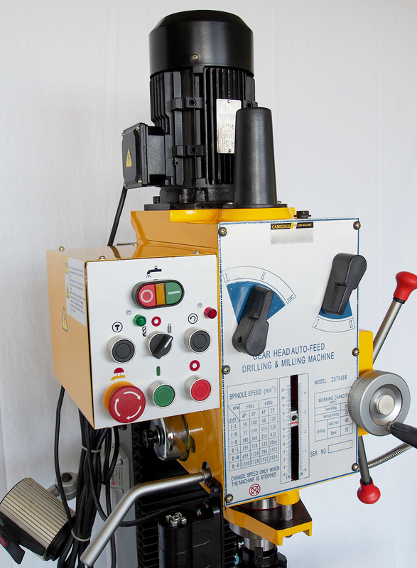 Máquina de perforación y fresado de alimentación automática ZX40BPC con refrigerante))