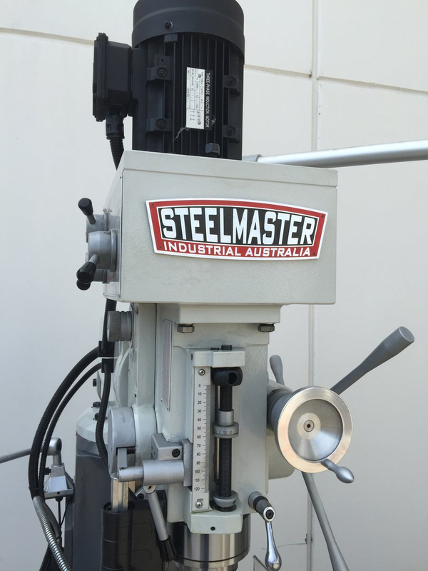 MGH757Z. Unidad de cabeza de equipo de Universal Mill con lectura digital Easson 3 Axis