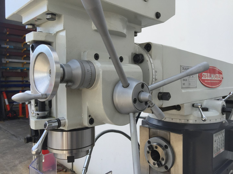 MGH757Z. Unidad de cabeza de equipo de Universal Mill con lectura digital Easson 3 Axis