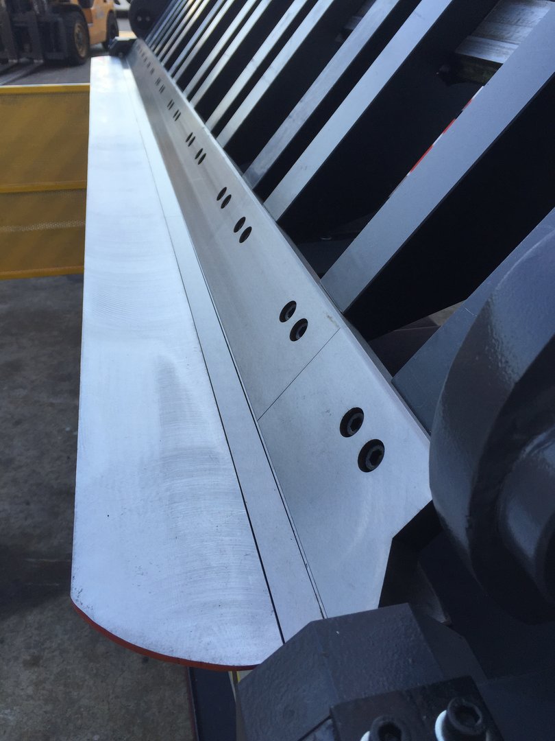  La serie industrial Los panchardos cuentan con un rango que incluye el modelo hidráulico NC programable para el modelo semi hidráulico y manual 