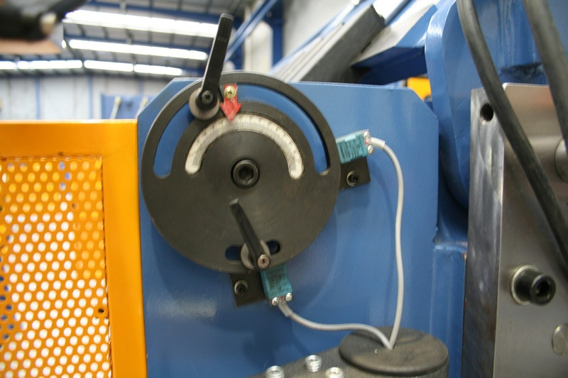 FHPB3204. Carpeta PanBrake. Hidráulico completo. 3200 mm x 4 mm con ajuste de pliegue de ángulo de ajuste rápido.