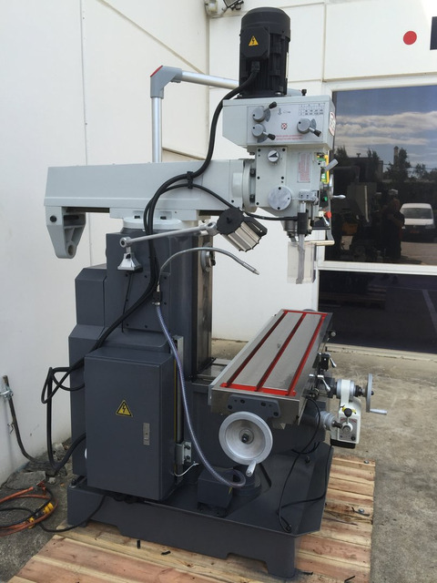 MGH757Z. Unidad de cabeza de equipo de Universal Mill con lectura digital Easson 3 Axis