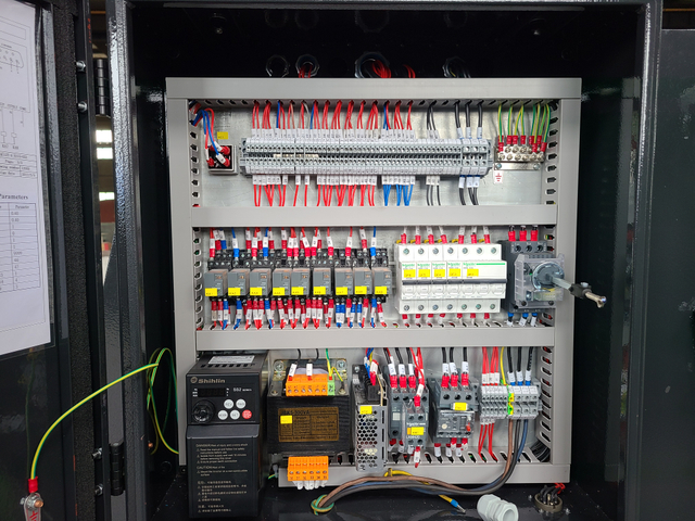 QC12Y 8x3200 Beam Beam Guillontine