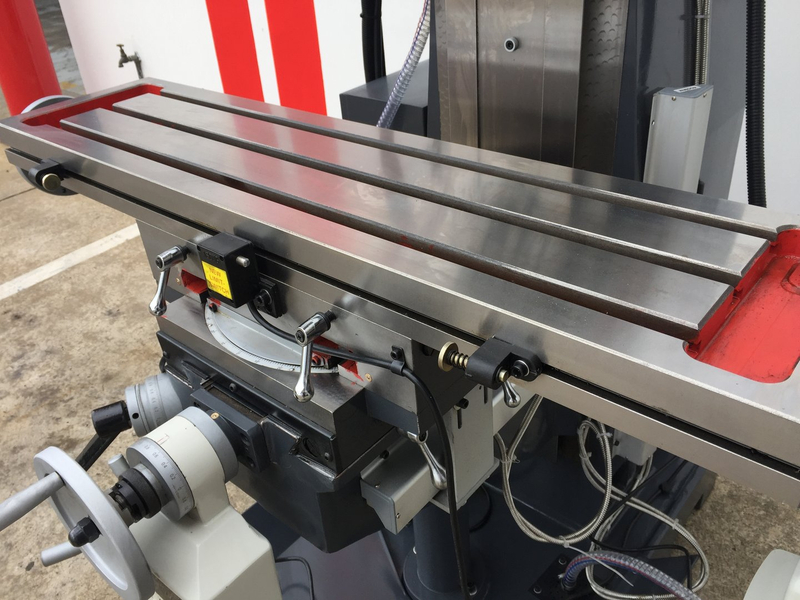 MGH50W. Universal Mill Steelmaster. Velocidad variable, unidad de engranaje con lectura digital de 3 eje