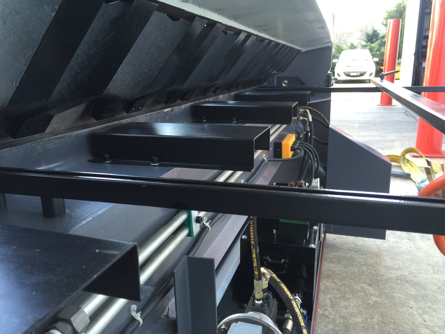  La serie industrial Los panchardos cuentan con un rango que incluye el modelo hidráulico NC programable para el modelo semi hidráulico y manual 