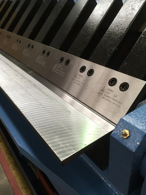 FHPB2504. Carpeta PanBrake. Hidráulico completo. 2500 mm x 4 mm con ajuste de pliegue de ángulo de ajuste rápido.