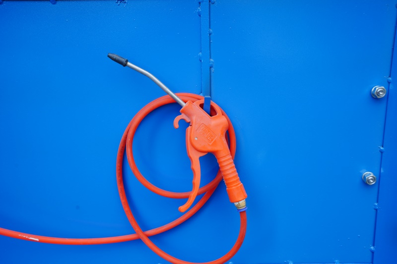 máquina de explosión de arena de rueda automática con plato giratorio