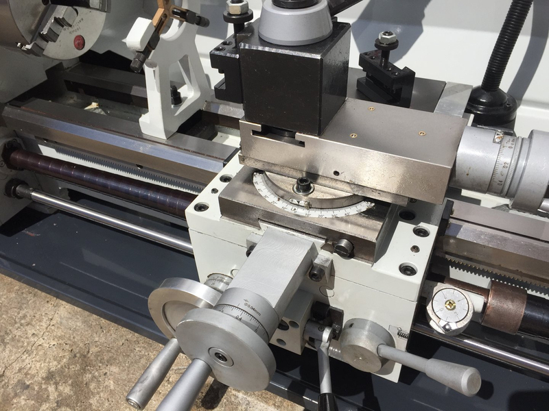 SM-1129V.BIENCH TORTER, Centros de 750 mm, swing de 290 mm, orificio de 38 mm, velocidad variable, lectura digital de 2 eje