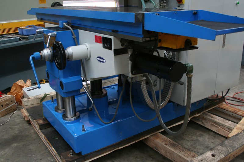 MHD2000. Molino universal. ISO 50, 2000 mm x 500 mm de mesa, 3 ejes Servo Drive & Feeds,