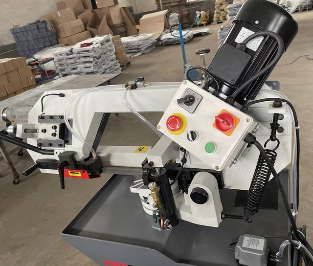 Sierra de banda BS275