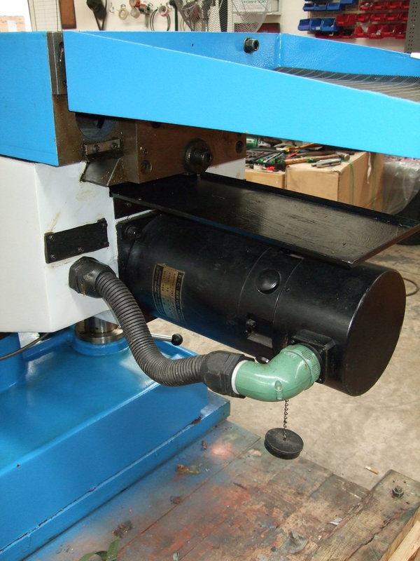 MHD2000. Molino universal. ISO 50, 2000 mm x 500 mm de mesa, 3 ejes Servo Drive & Feeds,