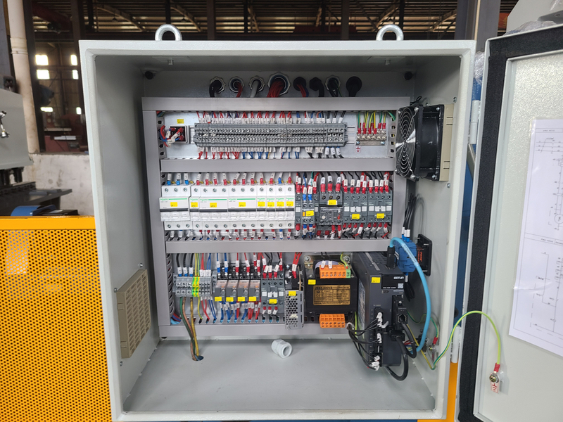 Serie QC12K NC Corte de haz de swing hidráulico