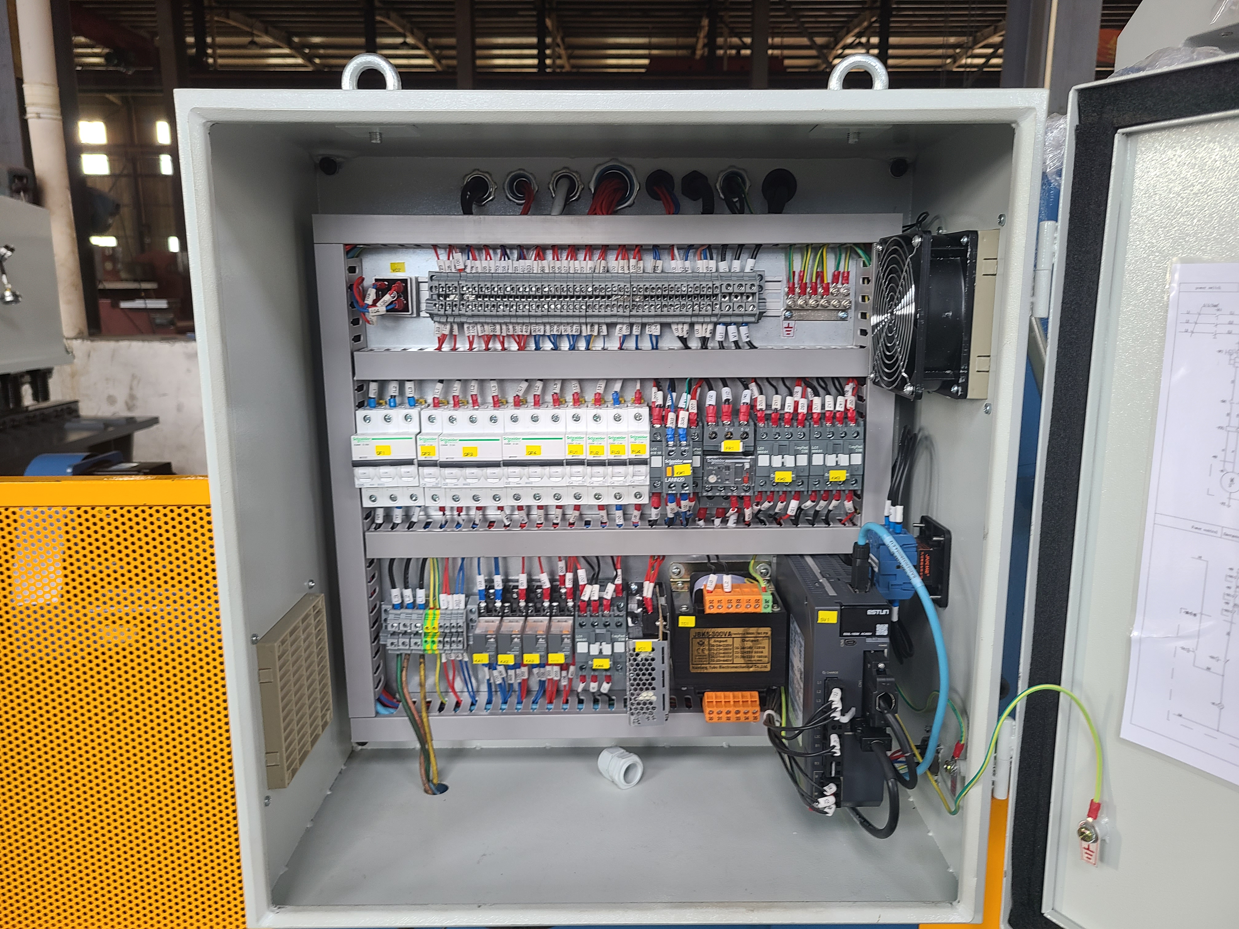 Serie QC12K NC Corte de haz de swing hidráulico