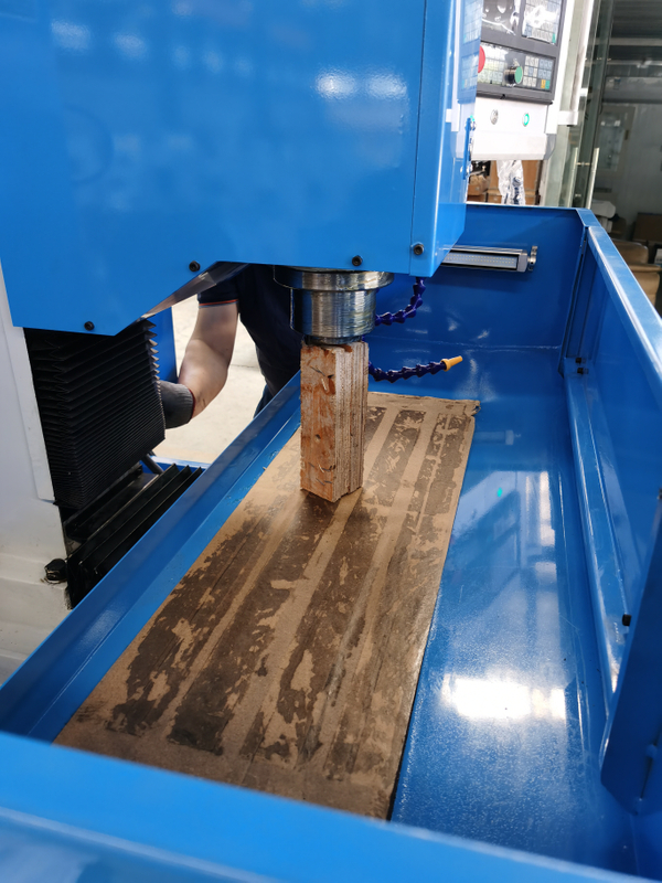 Máquina de fresado CNC XK7120