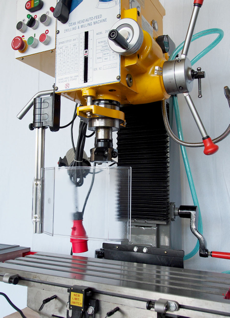 Máquina de perforación de alimentación automática XL7045BP (columna cuadrada con refrigerante))